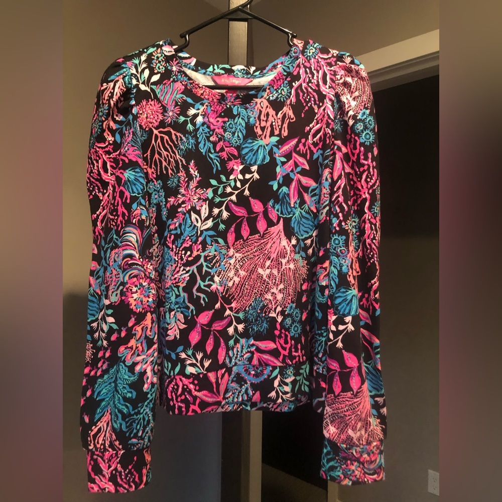 Brand new Lilly top. Great for fall, winter, spring.